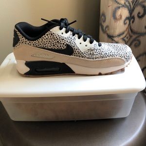Nike cookies & cream